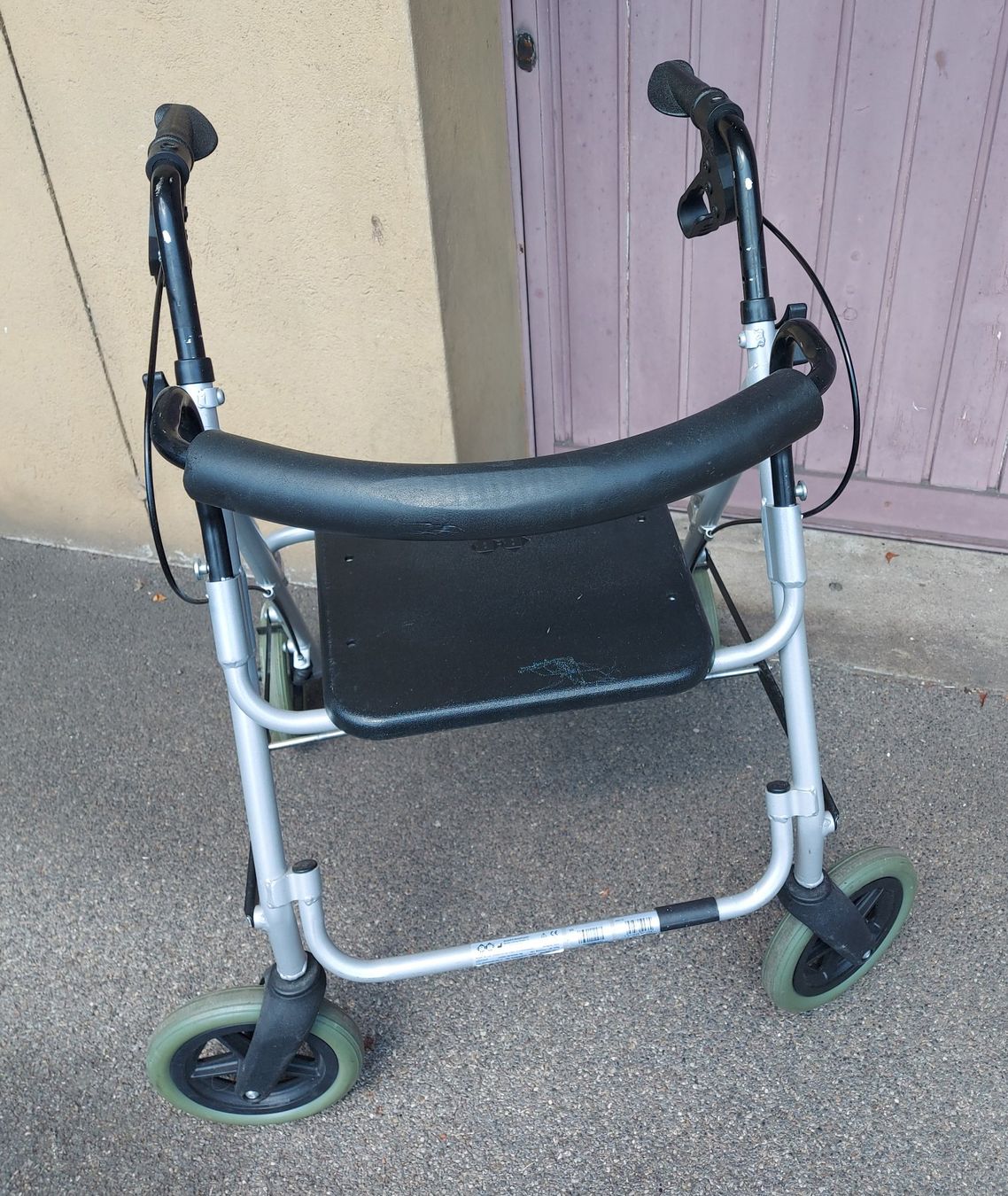 Ausili per la deambulazione: Rollator – Usato da Wallisellen venduto da Allivia 6