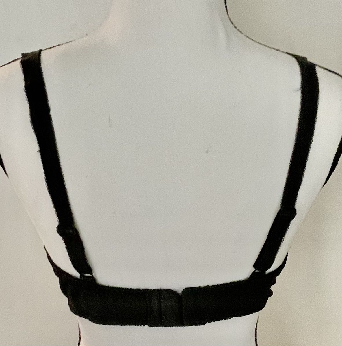 Altra biancheria intima: Schwarzer Spitzen-BH 85D - Wie Neu! – Usato da Gränichen venduto da RetoLexi 2