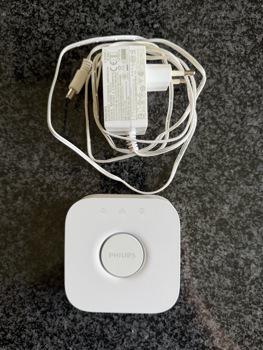 Philips Hubs & Switches: Philips Hue Bridge weiss – Gebraucht aus Buchs SG von 1966Andy