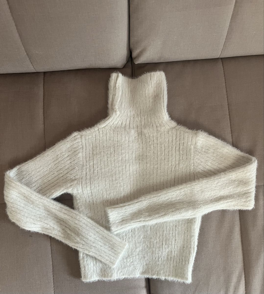 Maglioni & Felpe: Crop Pullover weiß  – Usato da Cunter venduto da tiramisuuu_ 1