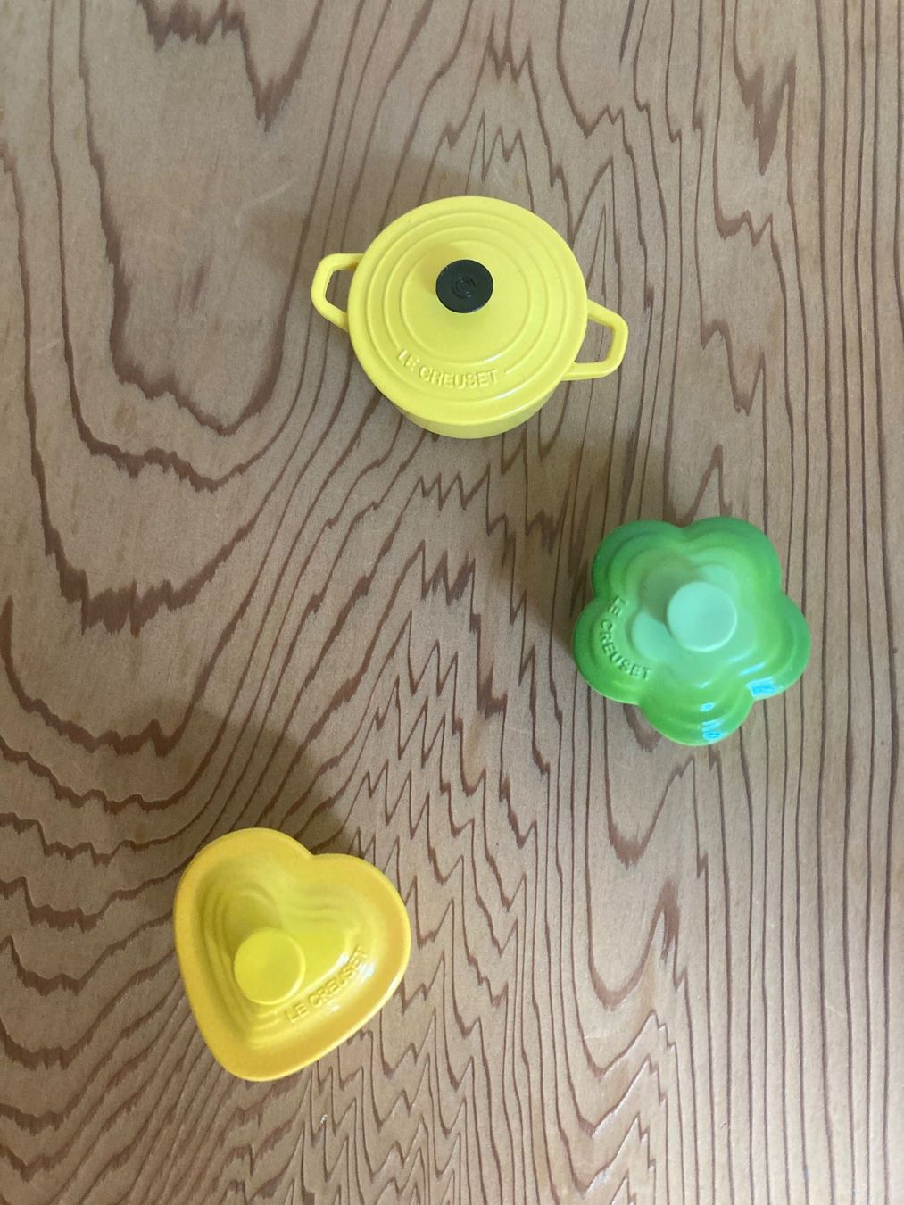 Magnete: Le Creuset Magnete und Behälter – Neu und originalverpackt aus Vallamand von Minifigure 3