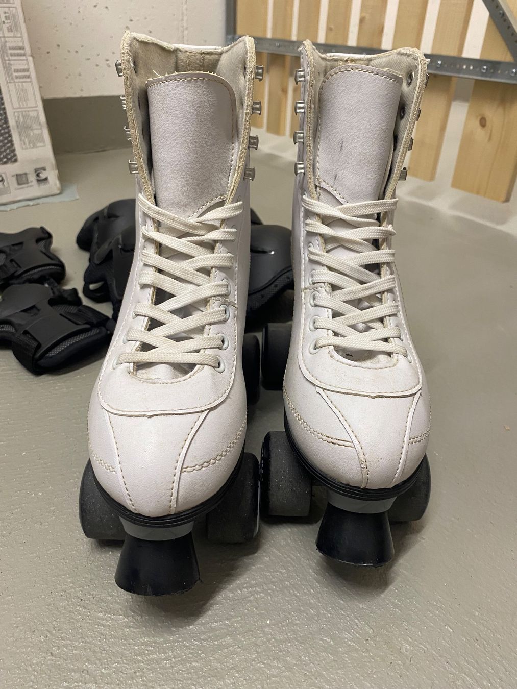 Patins à roul. & inline: Rollschuhe mit Schoner – D'occasion à Udligenswil par ale_wqx2 4