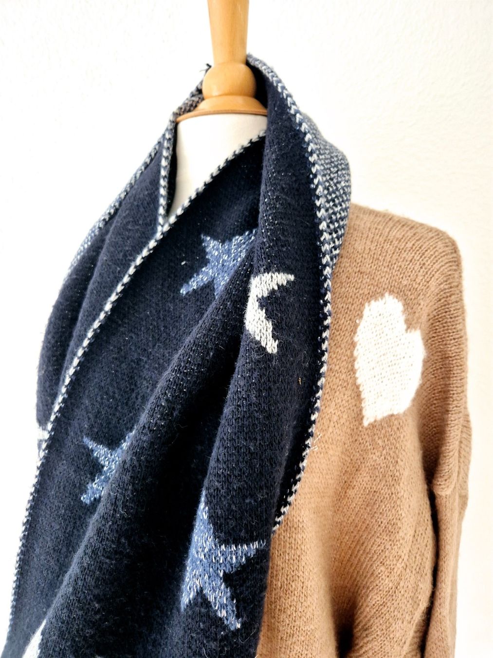 Foulard & Sciarpe: LOOP SCHAL STERNE WINTER , TOP ZU LIEBLINGSSTÜCK PULLOVER – Usato da Elsau venduto da the-colorful-side 1