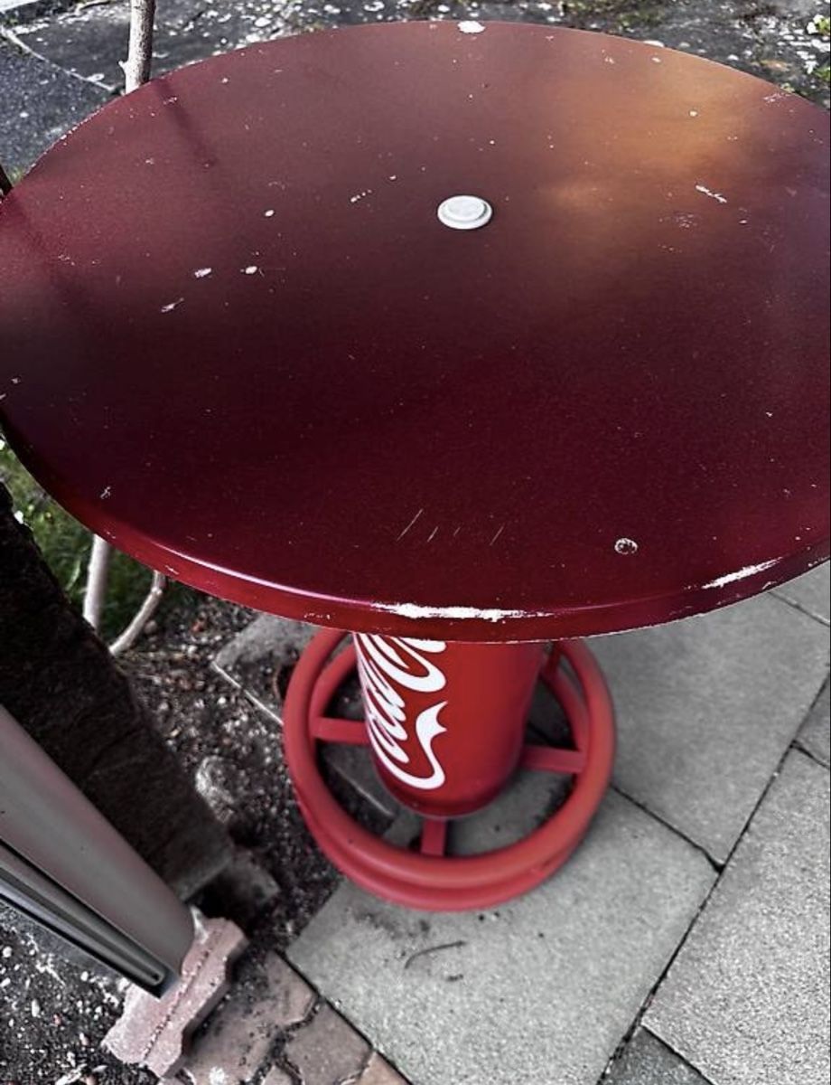 Tables: Retro Stehtisch Coca Cola /  Rot / Metall  – D'occasion à Hünibach par s.leptir 2