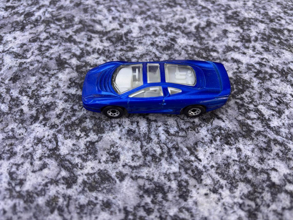 Matchbox Modellini d'auto: Matchbox Jaguar XJ220 – Usato da Bern venduto da justbetter