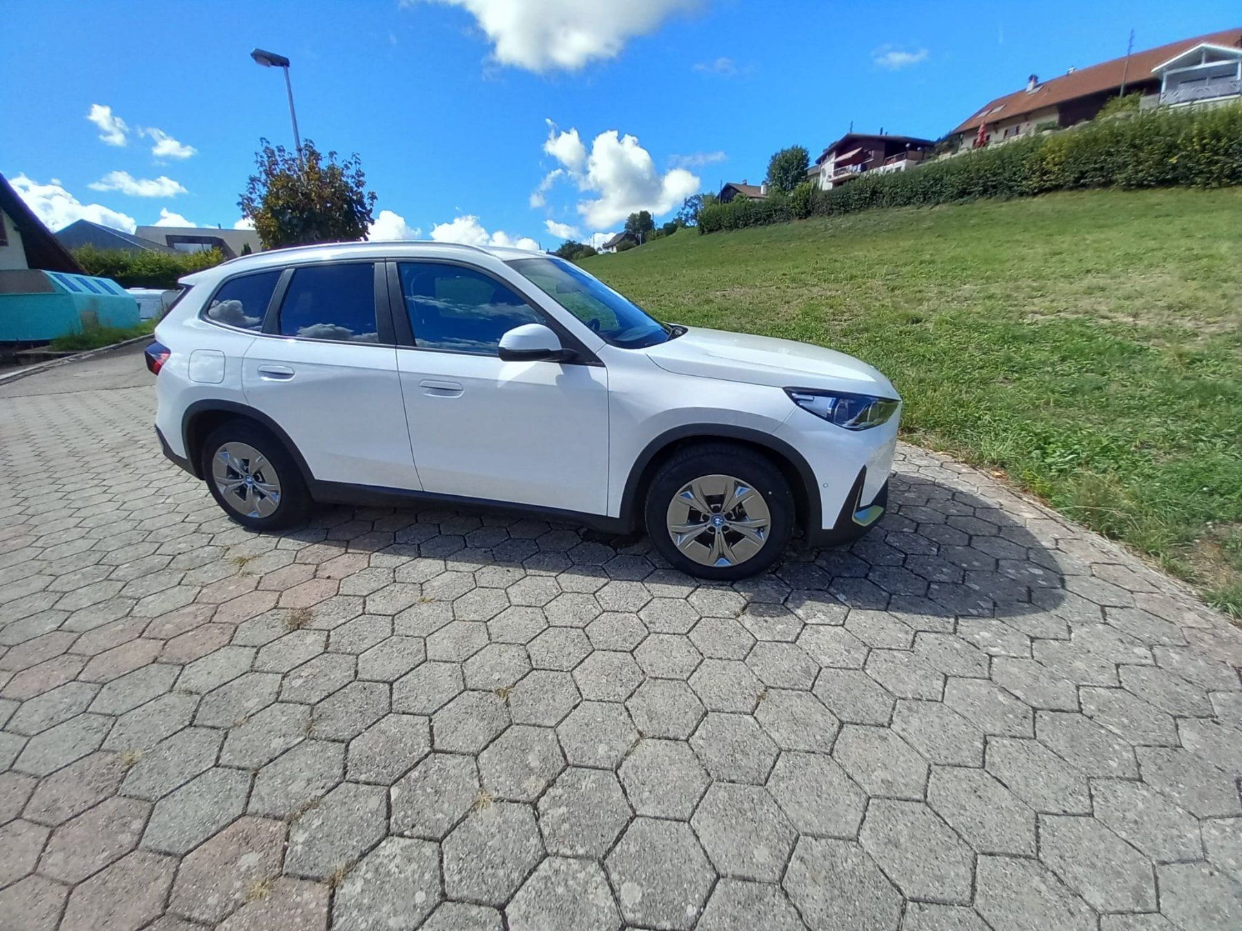 BMW Automobili: BMW IX 1 e Drive 20 – Usato da Epauvillers venduto da Cello1966 1