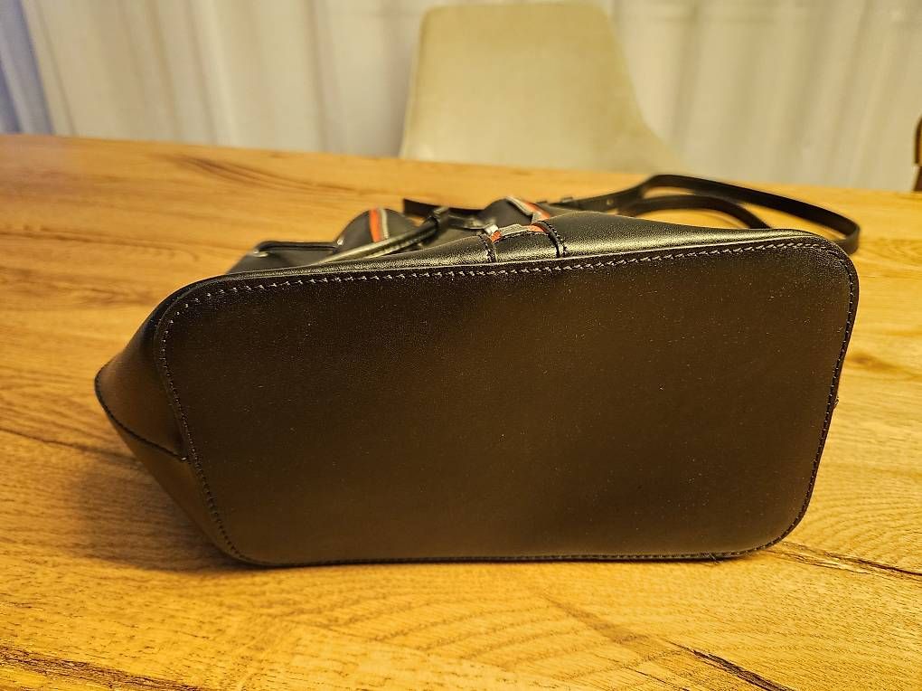 Borse da donna: Beuteltasche schwarz Hugo – Usato da Neuenkirch venduto da Unicorn3759 3