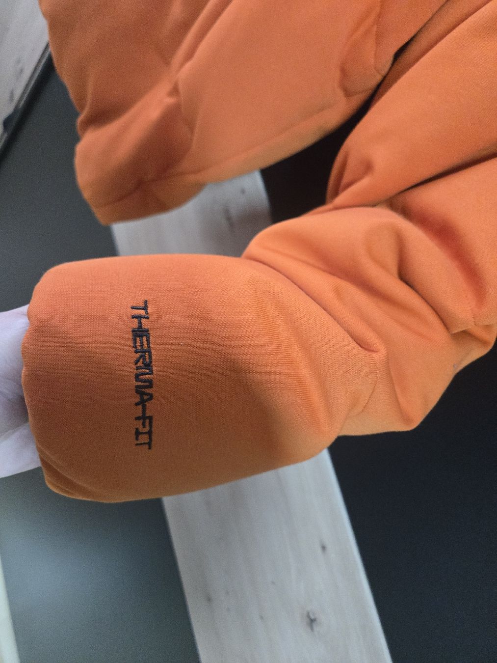 Nike Giacche: Nike Tech Freece Jacke Orange F893 Gr.M – Nuovo (secondo la descrizione) da Winterthur venduto da SneakersLeo 4
