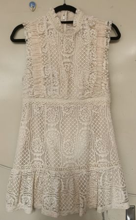 Spitze Kleid XS, Marke Champagne & Strawberry