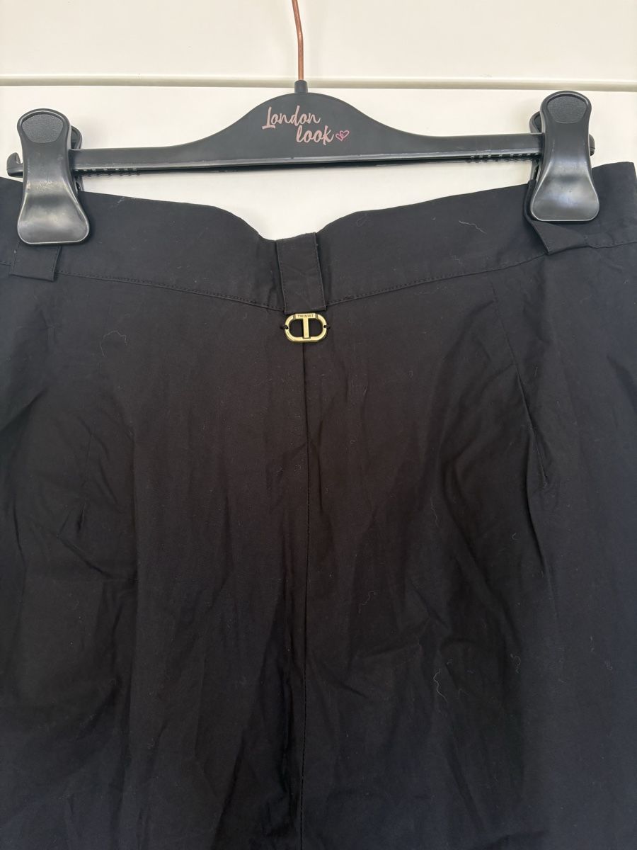 Twinset Pantalons: Short à pinces à taille haute noir Twinset neuf – Neuf (Voir description) à Prilly par mai_ktw8 3