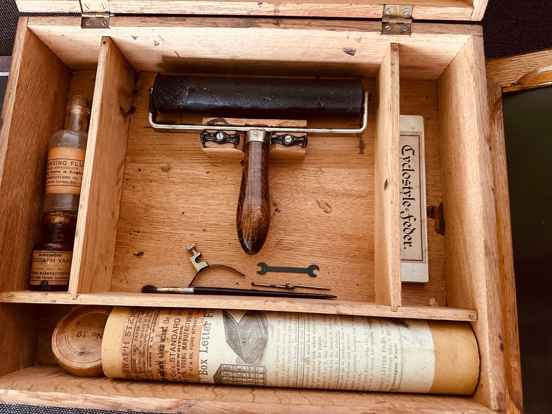 Tutti gli attrezzi: "EDISON" Mimeograph No12 "antik" – Difettoso da Dachsen venduto da ColdChisel 5