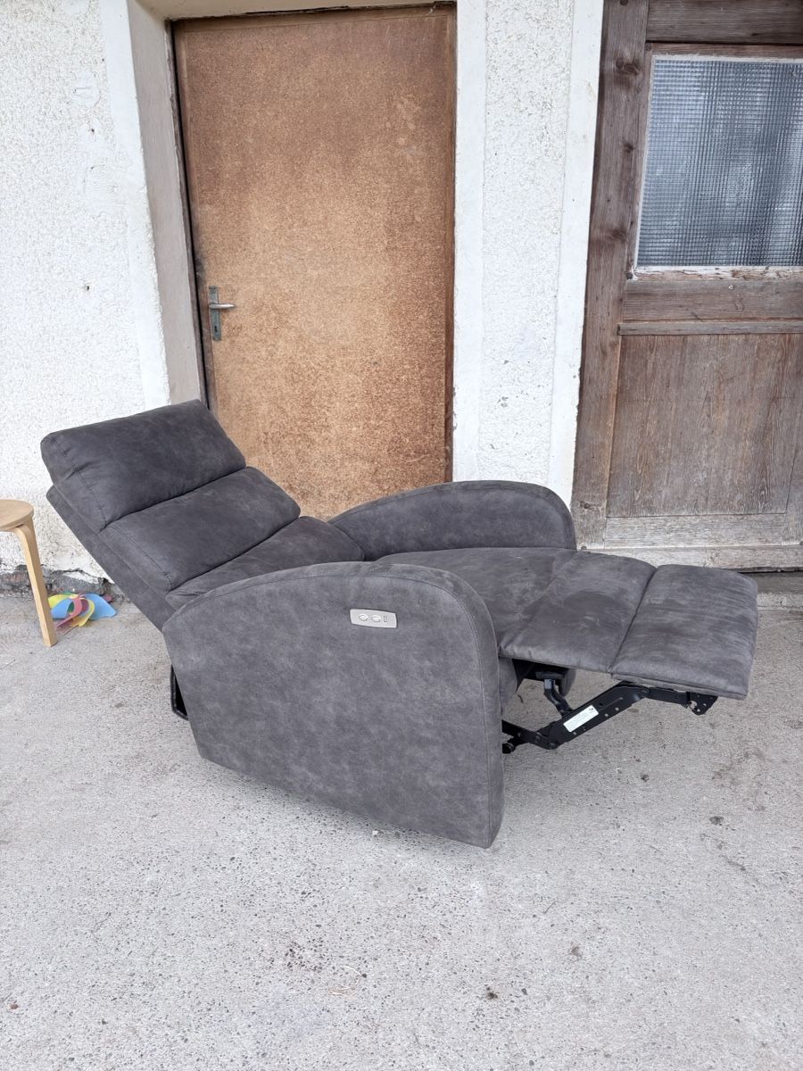 Poltrone: TV Sessel elektrisch verstellbar – Usato da Selzach venduto da simu1992
