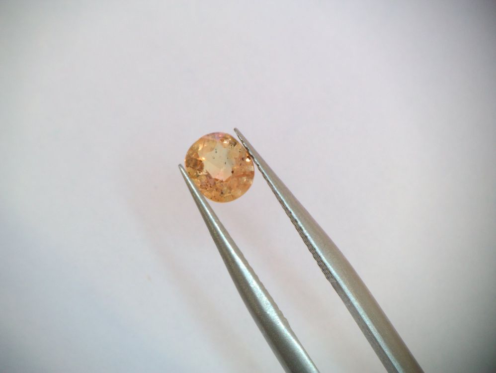 Saphir Jaune Naturel De Madagascar – Taille 7.5 X 5 Mm – 0.65 Ct – Traitement Diffusion Béryllium – Pièce Rare