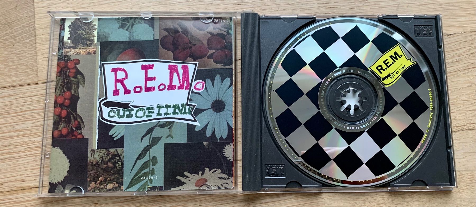 CDs: REM out of time – Gebraucht aus Zürich von Fieber 1
