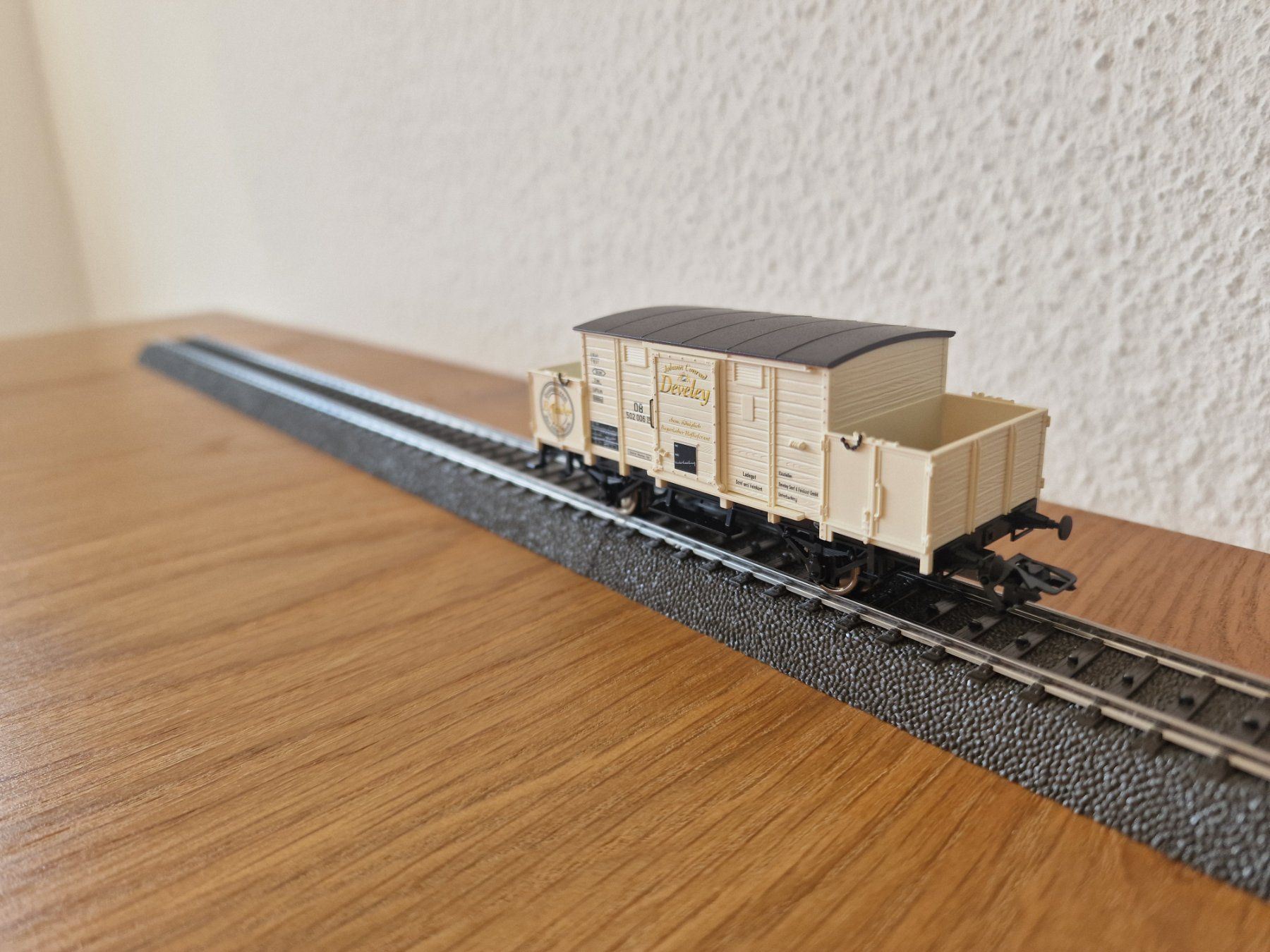 Märklin Modellini di ferrovie: DB Güterwagen Develey H0 – Usato da Matten b. Interlaken venduto da lor_hr9w 3