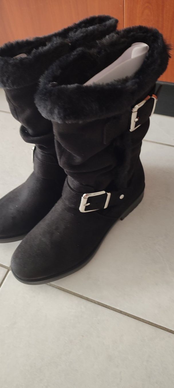 Scarpe da donna: Bottes noires neuves courtes – Nuovo e nell'imballaggio originale da St-Cergue venduto da Neviana 1