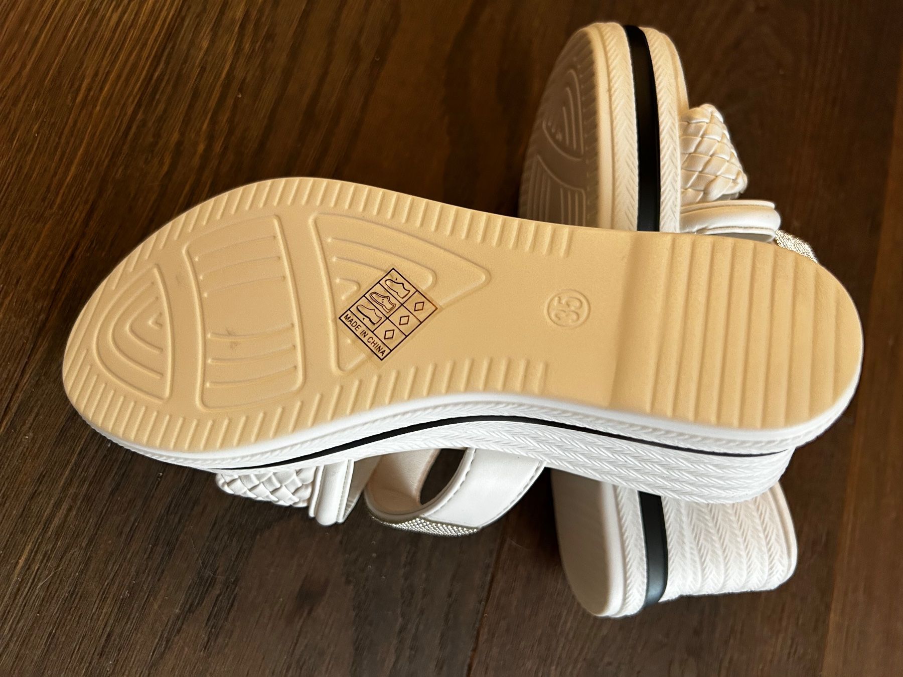 Damenschuhe: Alles muss weg Sandalen Mule gr 35 neu – Gebraucht aus Scherz von Mandarine8 2