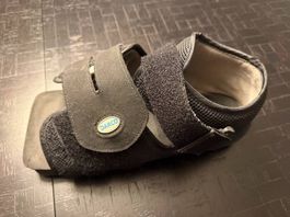 DARCO-Schuh bei einem Gipsfuss