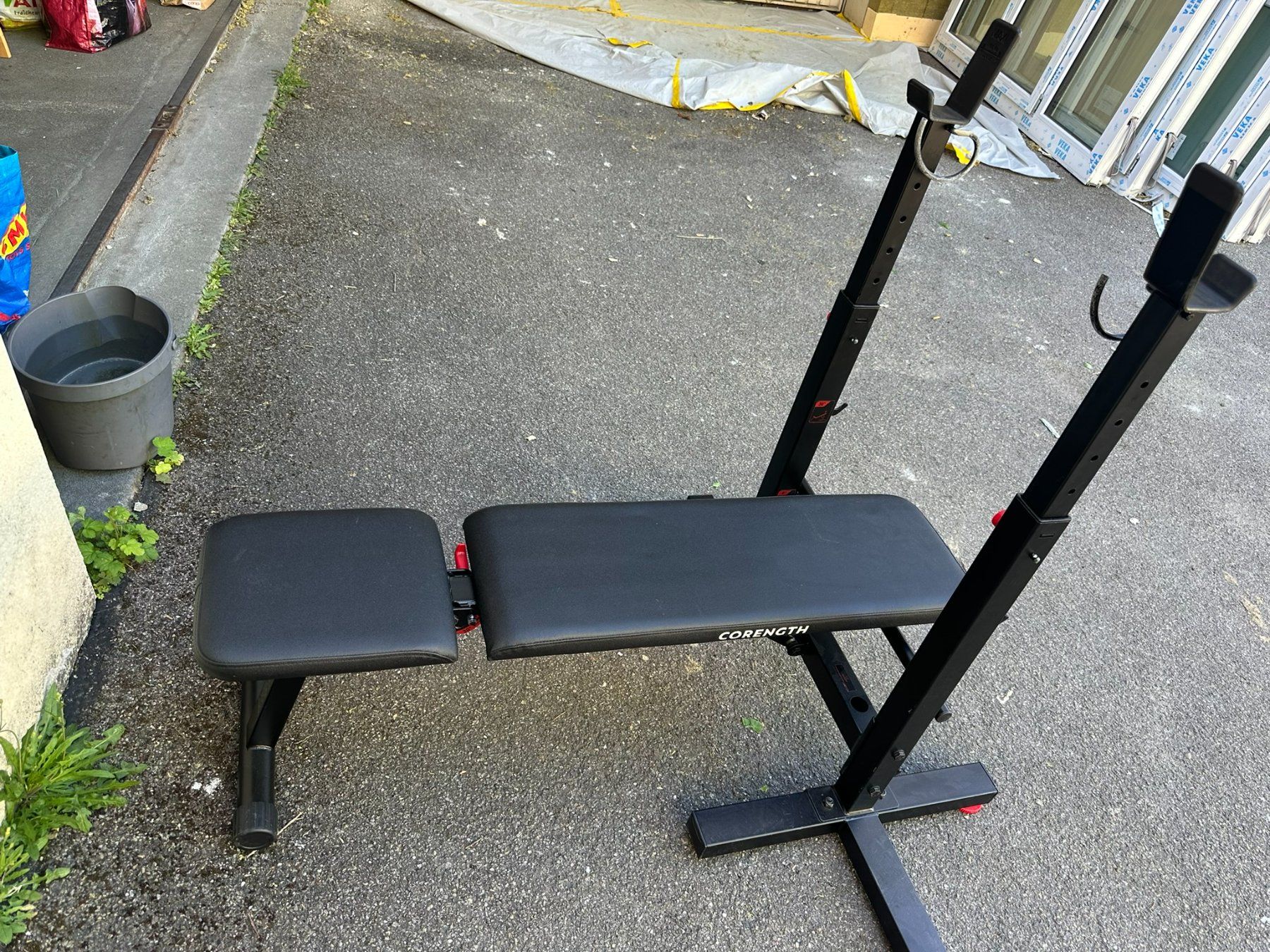 Decathlon Hometrainer: Hantelbank, neig- und klappbar – Usato da Zürich venduto da Halserbe 2