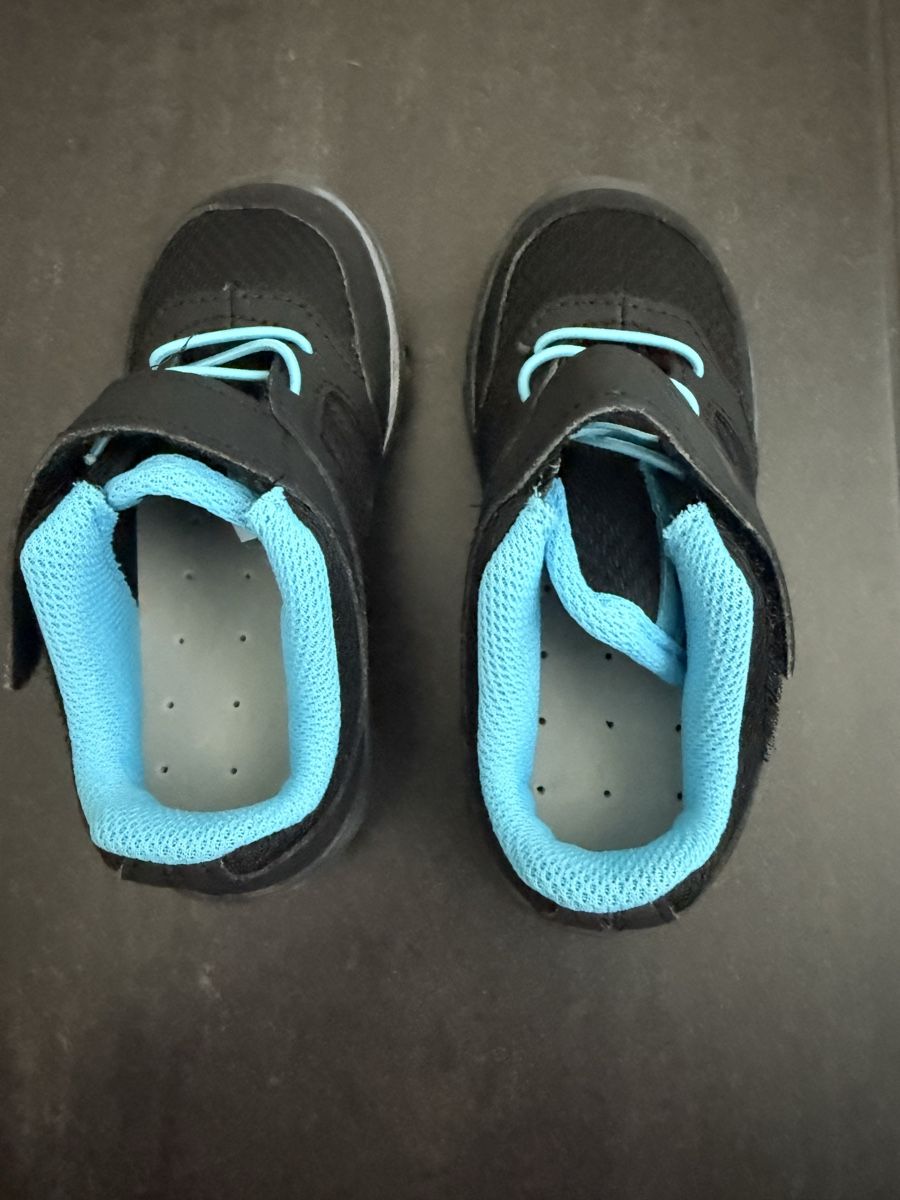 Scarpe per ragazzi: Decathlon Wanderschuhe Gr 25 -neu – Nuovo (secondo la descrizione) da Zürich venduto da audrey_dri 1