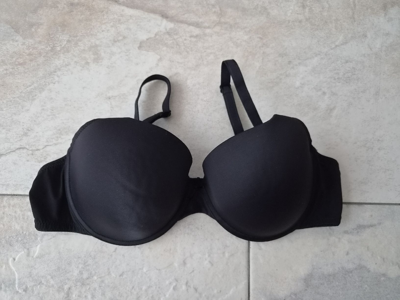 Lascana Altra biancheria intima: Lascana BH schwarz Grösse 85B – Usato da Niederrohrdorf venduto da Miripfiri