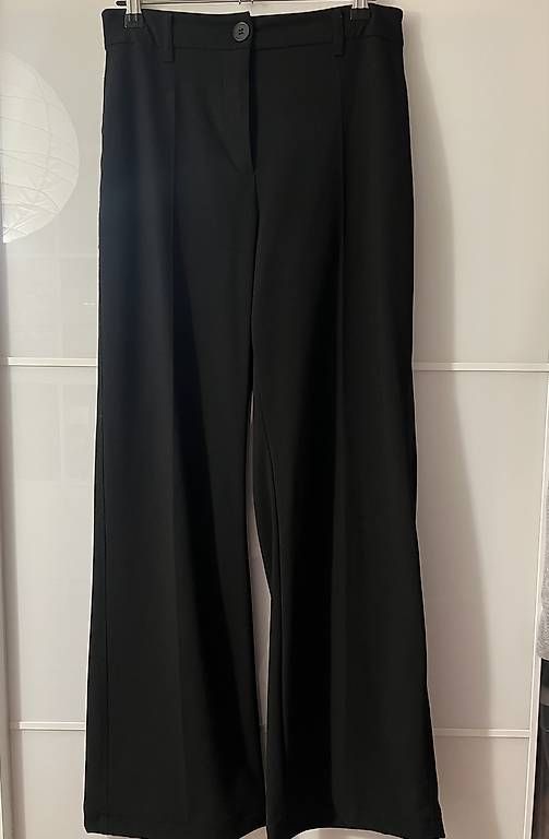 Pantaloni: Stoffhose schwarz Grösse 36 – Nuovo (secondo la descrizione) da Hochdorf venduto da lor_dk57