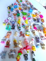 86 kleine Spielzeuge aus Kunststoff