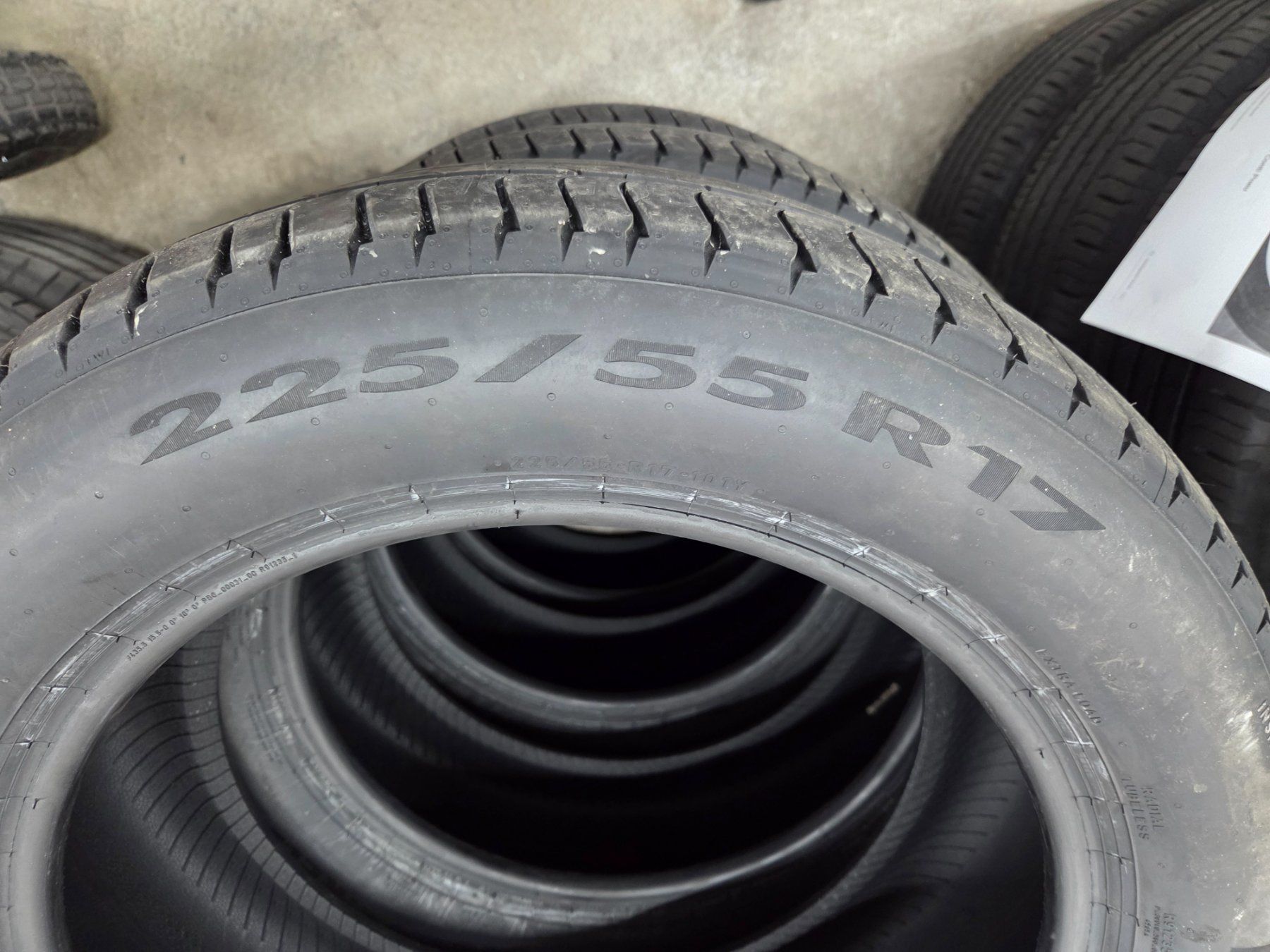 Pirelli Pneumatici & Ruote complete: 4 Sommerpneu Pirelli 225 55 17 – Usato da Cham venduto da AMAG_RETAIL_ZUG 1