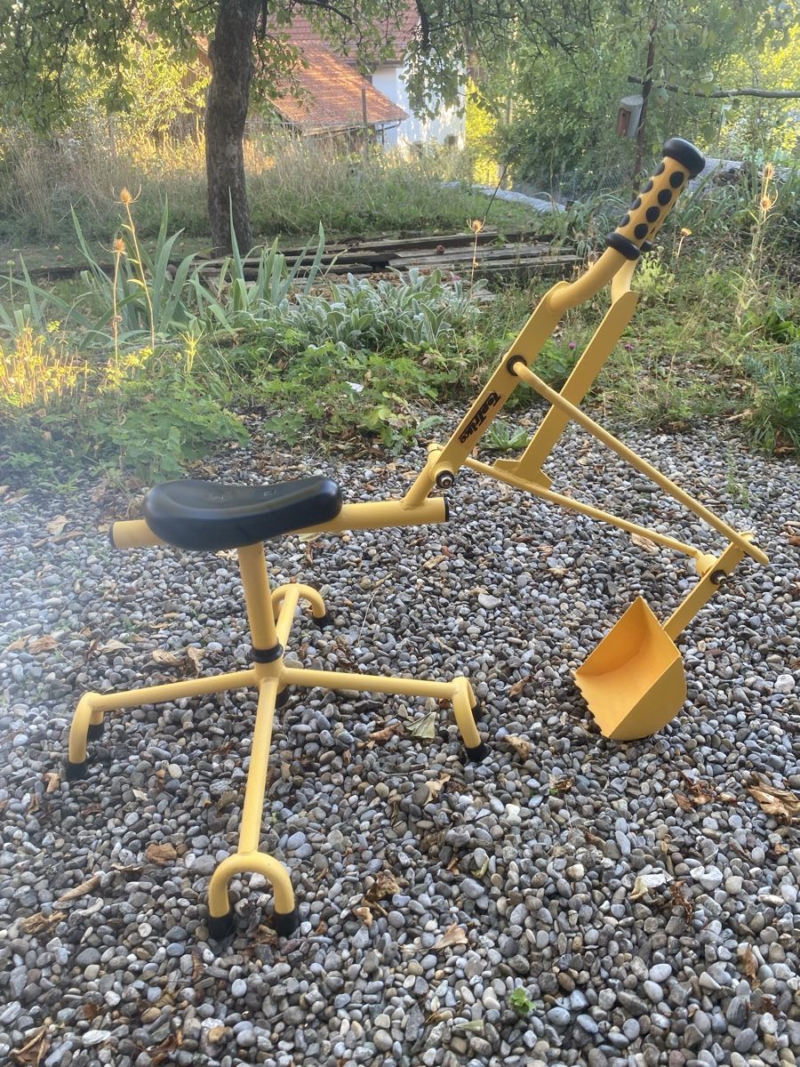 Spielzeuge: Top Trike Kinderbagger / Sitzbagger – Gebraucht aus Hünikon von Luusi