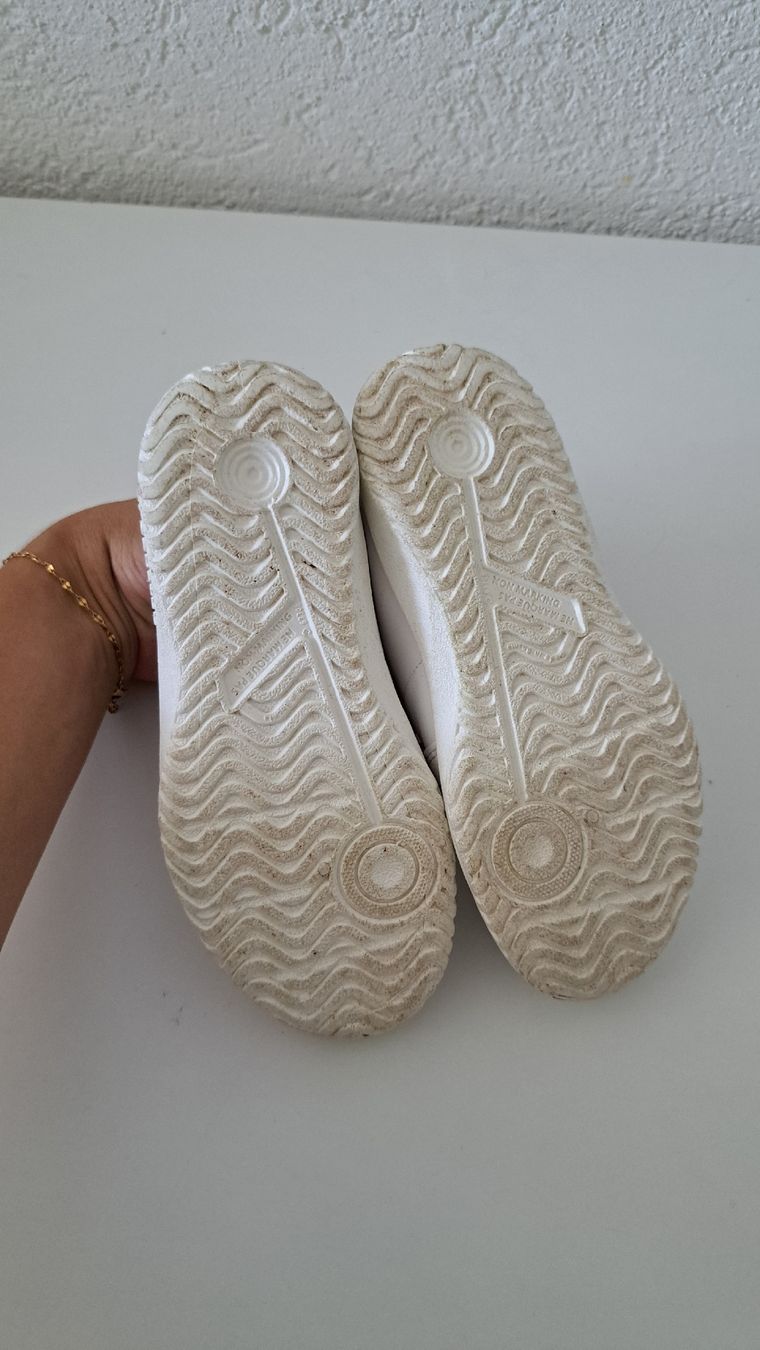 Decathlon Schuhe für Jungen: Kids Trainers White Velcro Size 30 Decathlon  – Gebraucht aus Thun von tan_2kvt 2