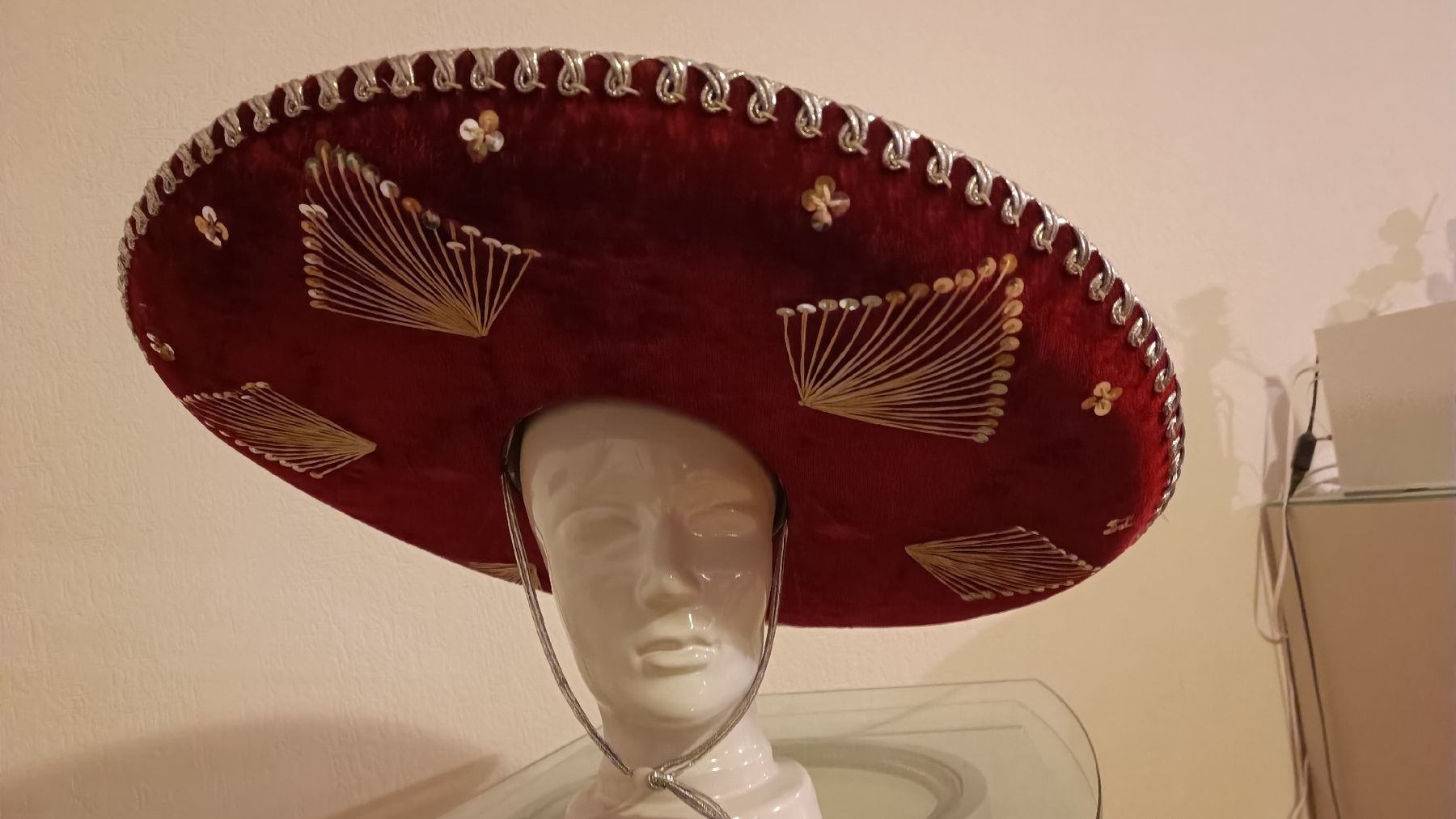 Copricapi, berretti & cappellini: Roter Sombrero, Mexiko-Hut – Usato da Baden venduto da zuppel 1