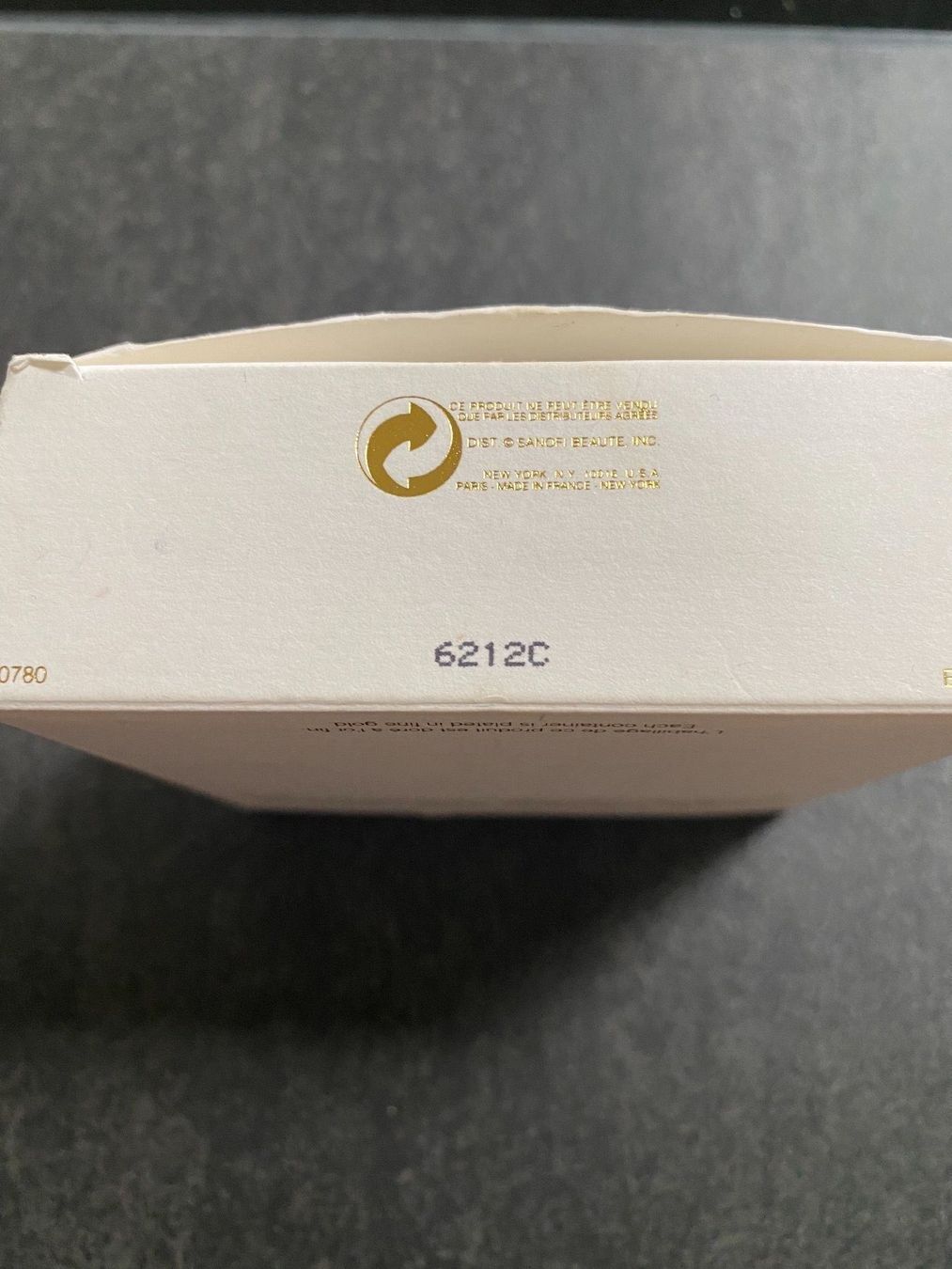 Prodotti di pulizia: Poudrière YvesSt Laurent NEU collection – Nuovo e nell'imballaggio originale da Porrentruy venduto da SYANKA 5