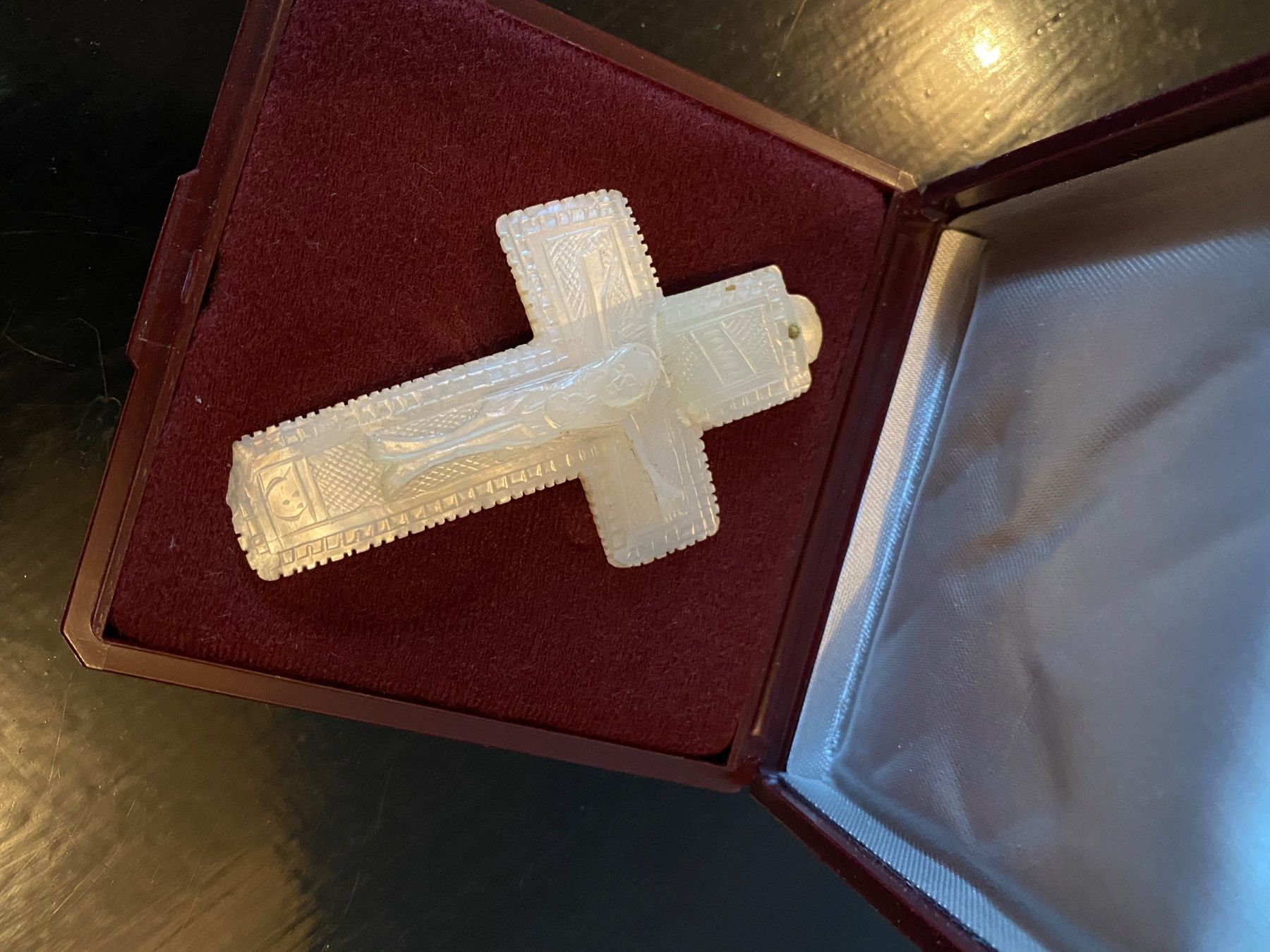 Sculture & Statue: Perlmutt-Kreuz handgeschnitzt – Usato da Lüchingen venduto da LIDB 4