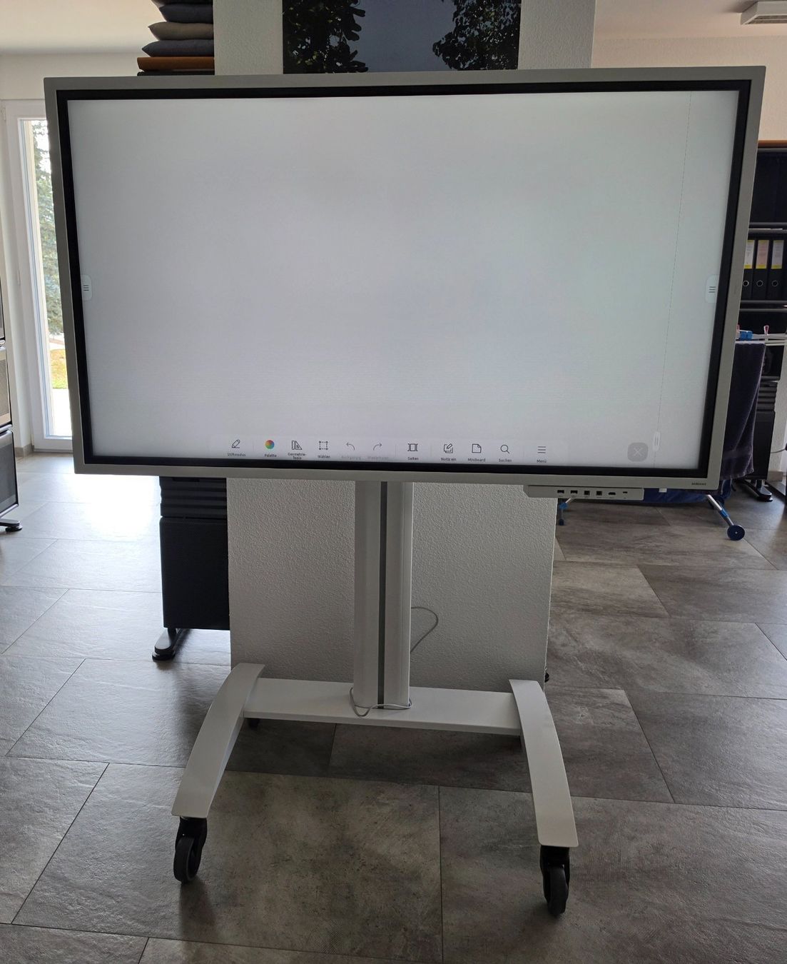Samsung Monitor: Samsung Flip 4 Pro WM65B – Usato da Lengnau BE venduto da MF2543