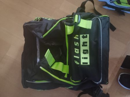 Rucksack Racoon Flashlight schwarz grün guter Zustand