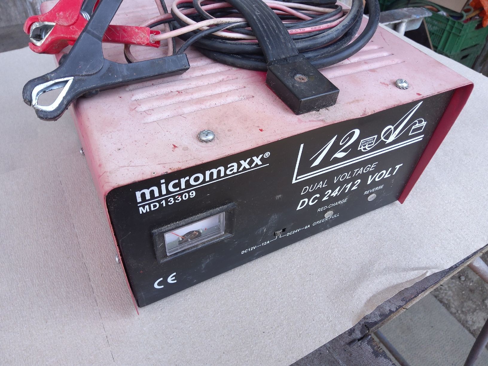 Caricabatterie: Ladegerät 12/24Volt – Usato da Aeschi b. Spiez venduto da Merk-Pullax 2