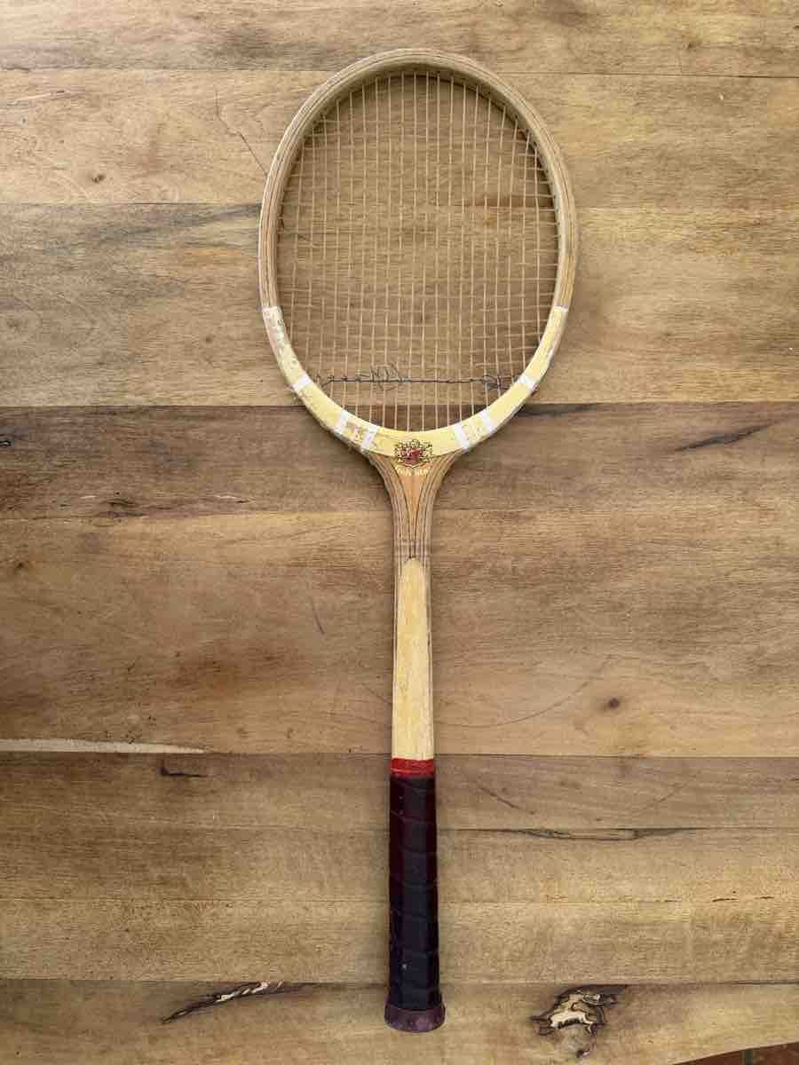 Raquette de tennis en bois vintage Gold Star (Gebraucht) in Vullierens ...