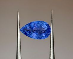 Ab 1 Fr. - 2.26 ct natürlicher Tansanit - mit Zertifikat