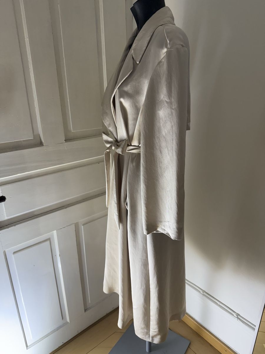 Zara Mäntel: SATIN TRENCH COAT XS – Gebraucht aus Baden von agora_newgeneration 3