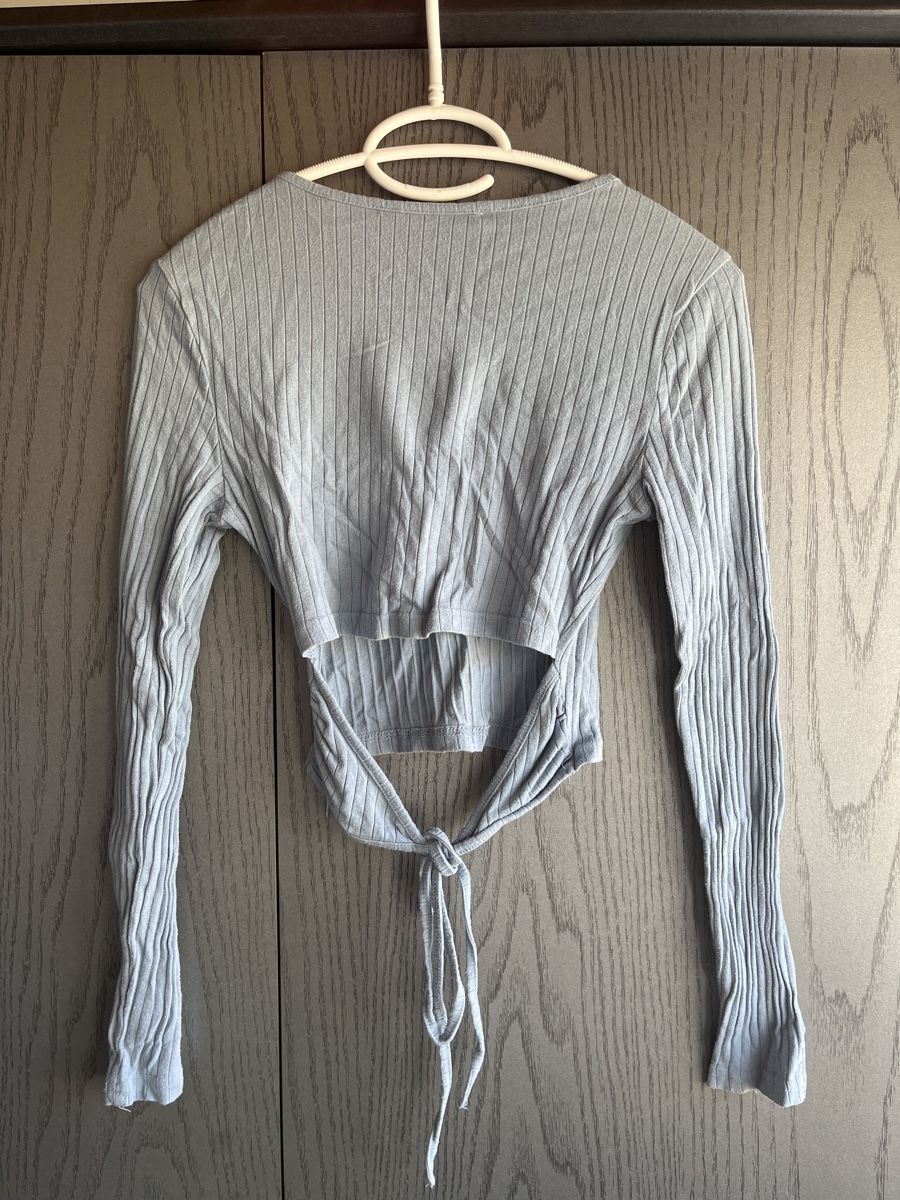 Shein Top: Crop top manches longues bleu – Usato da Le Locle venduto da Ophelhugy 1