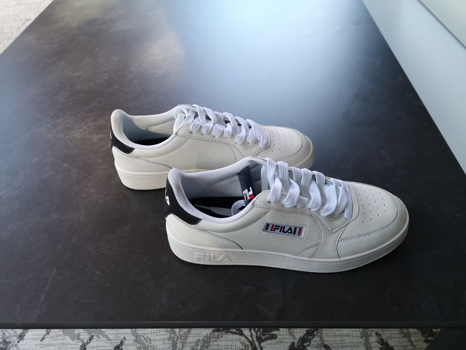 Chaussures hommes: FILA Sneaker weiss Grösse 42 – Neuf (Voir description) à Herisau par Leonie66