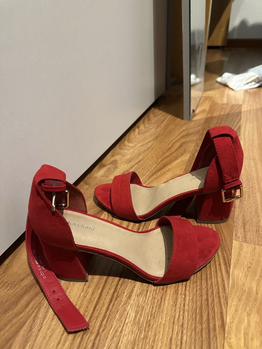 Scarpe da donna: Rote Sandaletten von Graceland, Gr. 36 – Usato da Triengen venduto da nes_l8cj 1