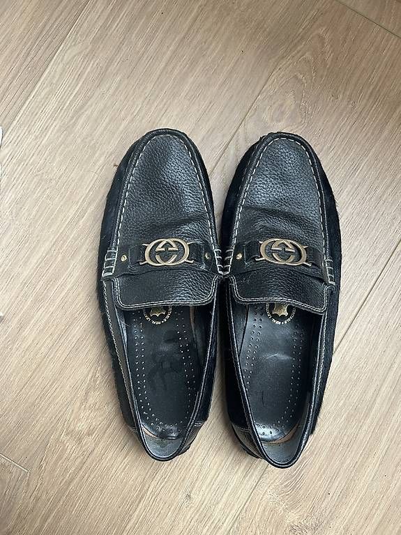Scarpe da uomo: Chaussure Gucci cuir fourrure  – Usato da Geneve venduto da Auziris