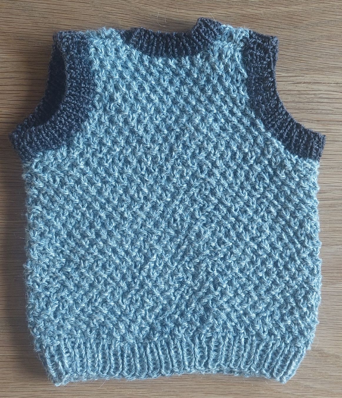 Altro abbigliamento: Handgemachte Strickweste Gr. ca 56/62 NEU! – Nuovo e nell'imballaggio originale da Schmidrüti venduto da Novemberchind 1