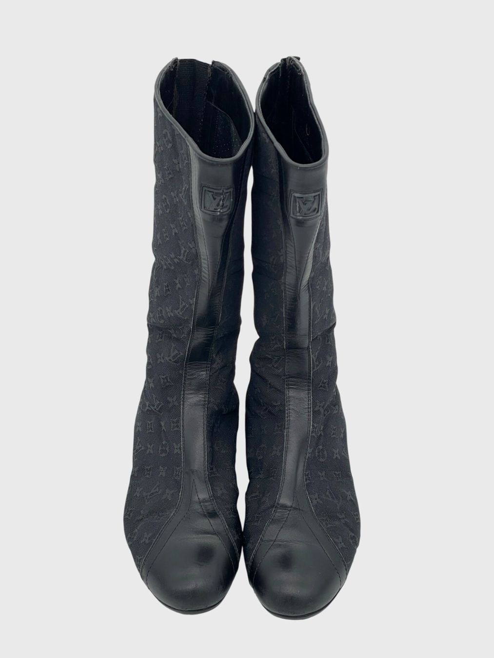 Louis Vuitton Chaussures femmes: Louis Vuitton Monogram Mini Lin Stiefel EU 36.5 Schwarz – D'occasion à Zürich par shoe_shop 8