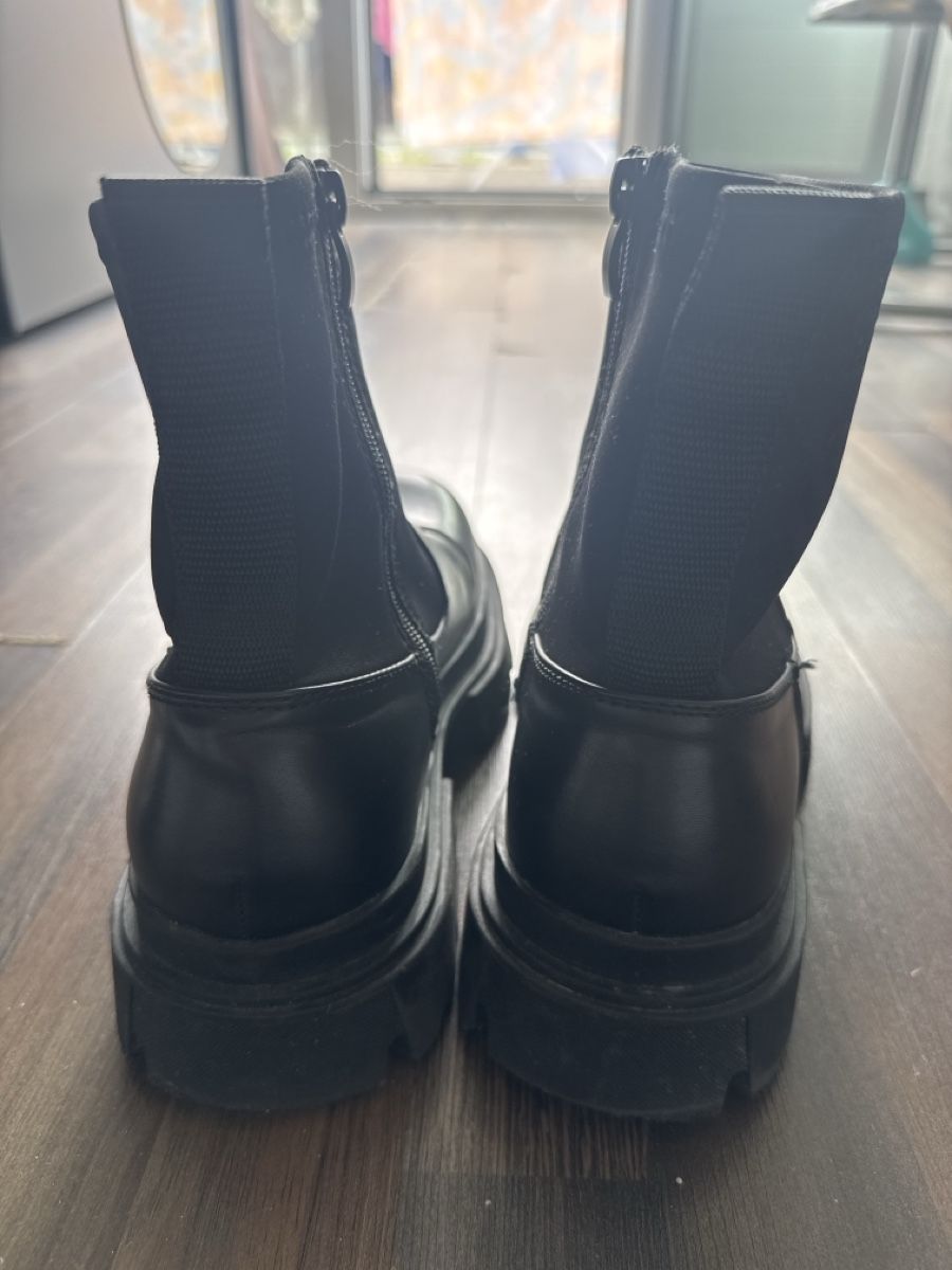 Zara Chaussures hommes: BOTTES NOIR SIMILI CUIR / TAILLE 42 – D'occasion à Chêne-Bougeries par yoanmamane 4