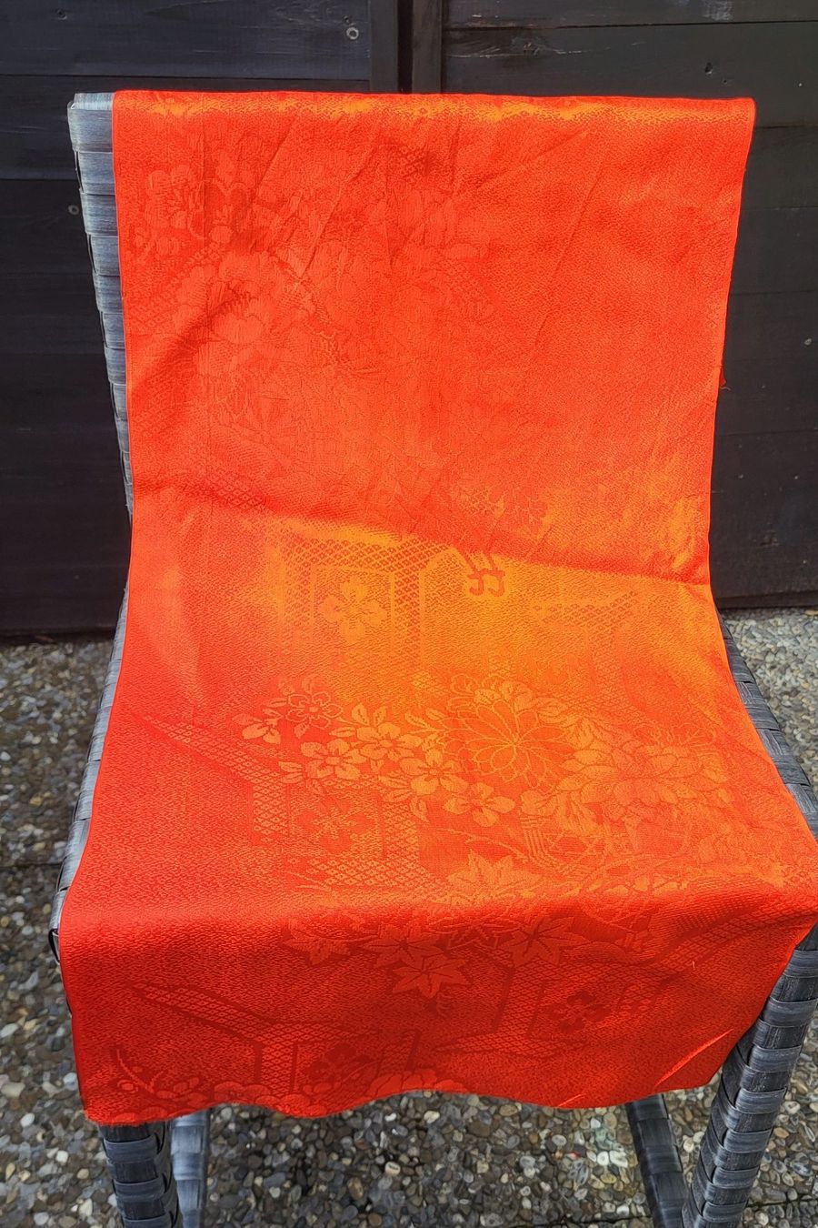 Tessuti: Soie rouge morceaux – Usato da Fribourg venduto da VictoriaShop7 4