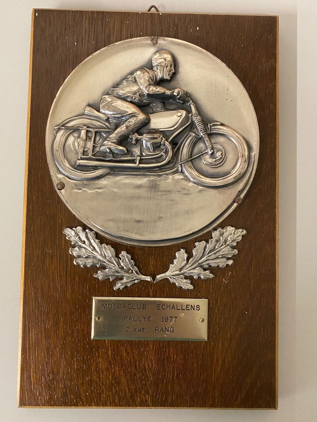 BMW Insegne: Superbe trophée moto ancienne BMW – Usato da Cossonay-Ville venduto da Jeromek