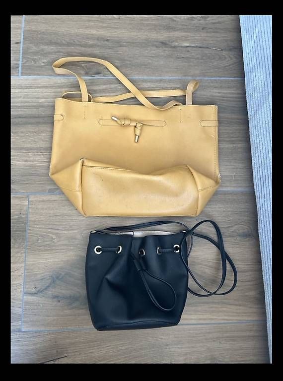 Taschen für Damen: Handtaschen – Gebraucht aus Uzwil von sab_nhc7