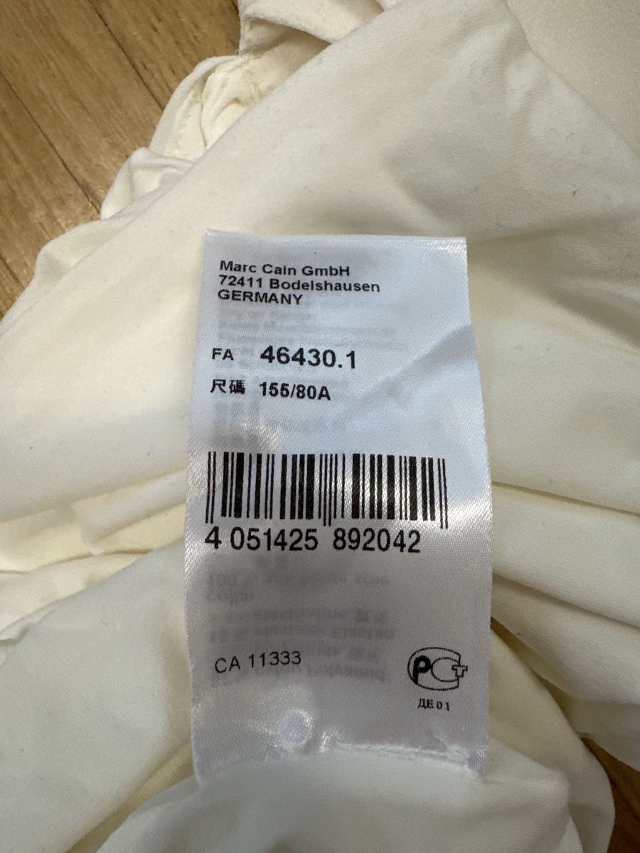 Marc Cain Top: Marc Cain Top, Strumpfware, mit Strasssteinen, NEU – Nuovo (secondo la descrizione) da Dübendorf venduto da Bella1177 4